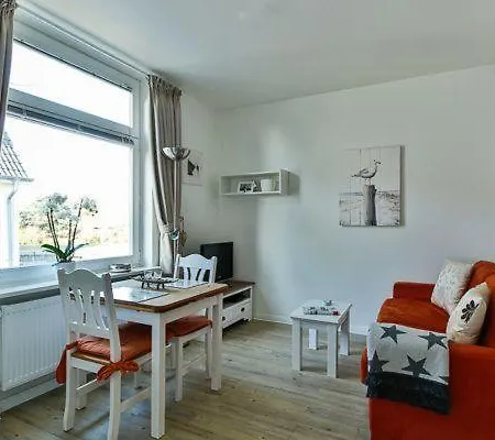 App-7-in-strandnaher-lage-baederstil-villa-in-wenningstedt-sylt Διαμέρισμα *