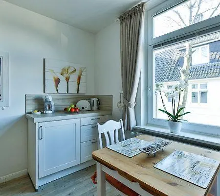 Apartment App. 7 In Strandnaher Lage - Bäderstil-villa In Wenningstedt/sylt