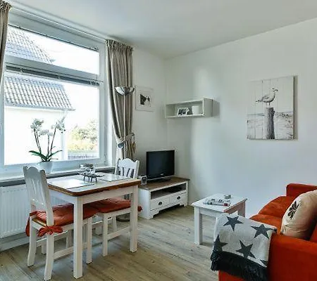 App. 7 In Strandnaher Lage - Bäderstil-villa In Wenningstedt/sylt Apartment